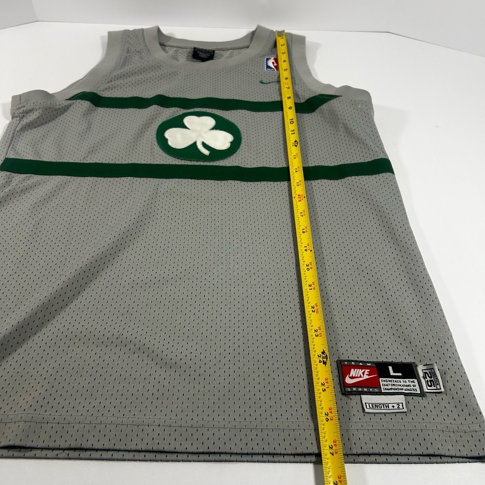 Nike Youth Large 14-16 Grey Boston Celtics Walker 8‎ Perforated NBA Jersey - Picture 5 of 9